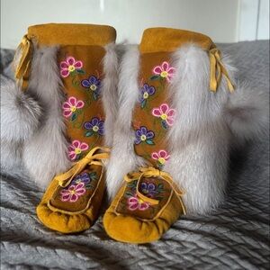 Floral Embroidered Fur Boots